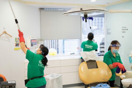 Masterclean-香港中環中環中心牙科診所全面清潔 天花板、玻璃、櫃面表面去污清潔