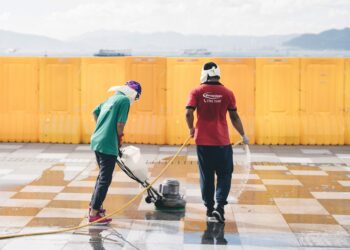 Masterclean-戶外洗地 使用專業高速洗地機洗地