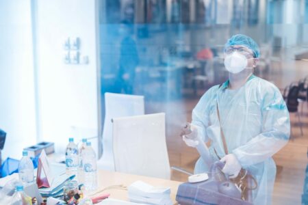 Masterclean-香港金鐘夏愨道銀行 AHP 專利高效快速消毒殺菌方案 全面消殺