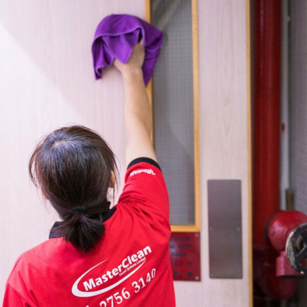 Masterclean-九龍高怡醫務中心醫療機構清潔 門表面清潔 專業清潔劑安全放心