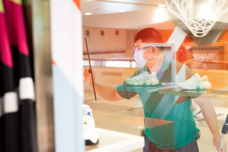 Masterclean-九龍灣德福廣場一期店鋪清潔 玻璃清潔 專業洗玻璃水及玻璃刮 不留水痕