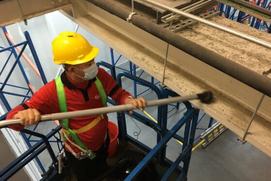 Masterclean-外墻天花板清潔 高空升降車配置 Masterclean-外墻天花板清潔 高空升降車配置