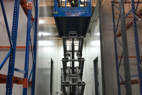 Masterclean-外墻天花板清潔 透過吊船,高空升降車、街燈車配置 Masterclean-外墻天花板清潔 透過吊船,高空升降車、街燈車配置