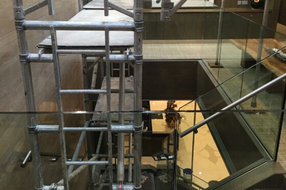 Masterclean-外墻天花板清潔 透過吊船,高空升降車、街燈車配置 Masterclean-外墻天花板清潔 透過吊船,高空升降車、街燈車配置