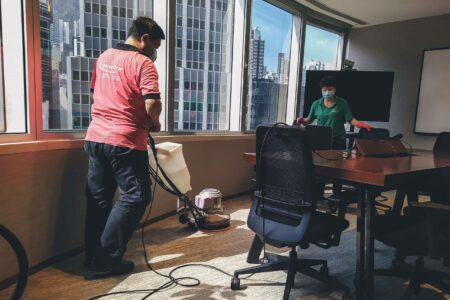 Masterclean-中環交易廣場3期辦公室清潔 洗地氈機高速清洗地板