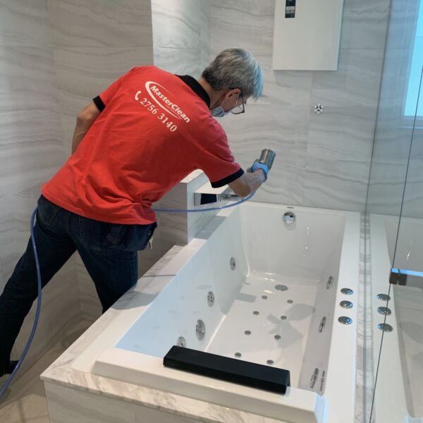 Masterclean-除甲醛-JP – 使用專業的納米噴槍,均勻地把ECO無光觸媒噴塗 Masterclean-除甲醛-JP – 使用專業的納米噴槍,均勻地把ECO無光觸媒噴塗