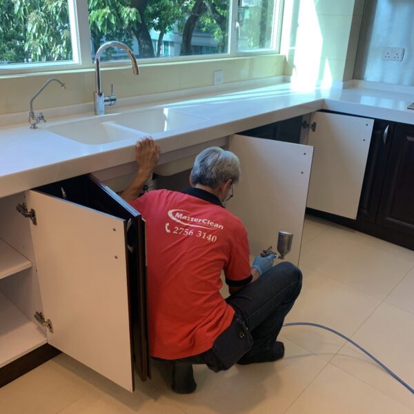 Masterclean-除甲醛-JP – 使用專業的納米噴槍,均勻地把ECO無光觸媒噴塗 Masterclean-除甲醛-JP – 使用專業的納米噴槍,均勻地把ECO無光觸媒噴塗