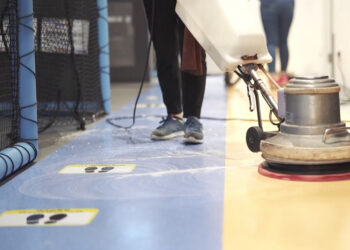 Masterclean-九龍區九龍灣德福廣場2期 遊戲機室清潔 使用洗地氈機高速清洗地