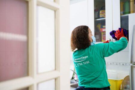 Masterclean-港島區跑馬地樂活道4號樂活臺家居大掃除日常清潔 口罩手套佩戴齊全