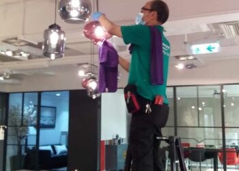 Masterclean-港島區灣仔皇后大道東陽光中心 寫字樓大清潔 不論係走廊、天花、垃圾桶、樓梯 通通清潔乾淨