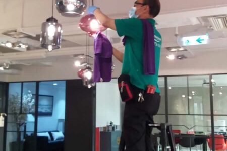 Masterclean-港島區灣仔皇后大道東陽光中心 寫字樓大清潔 不論係走廊、天花、垃圾桶、樓梯 通通清潔乾淨