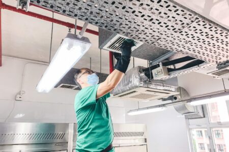 Masterclean-新界區荃灣東南工業大廈-食物生產工場清潔 冷氣出風口深層清潔