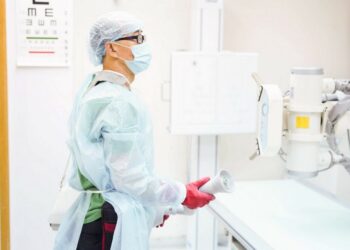 Masterclean-新界區將軍澳新都城中心一期-診所清潔 前台至診間，再到儲藏間同隔油池嘅污漬一次過清除