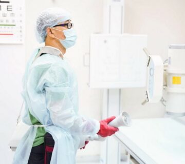 Masterclean-新界區將軍澳新都城中心一期-診所清潔 前台至診間，再到儲藏間同隔油池嘅污漬一次過清除