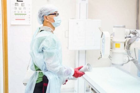 Masterclean-新界區將軍澳新都城中心一期-診所清潔 前台至診間，再到儲藏間同隔油池嘅污漬一次過清除