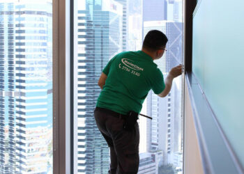Masterclean-renovation-cleaning-9 Masterclean-裝修後清潔 辦公室清潔 玻璃邊縫清潔