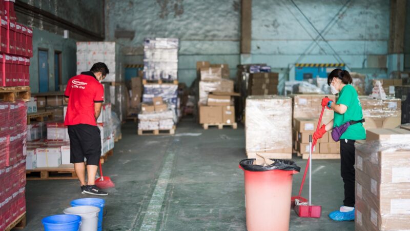 Masterclean-裝修後清潔 倉庫清潔 清潔不忘做好防疫措施戴好口罩 Masterclean-裝修後清潔 倉庫清潔 清潔不忘做好防疫措施戴好口罩