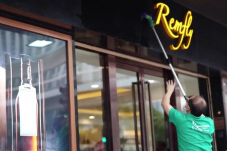 Masterclean-港島區灣仔告士打道城市大廈地下 店鋪大招牌清潔 高空除塵清潔