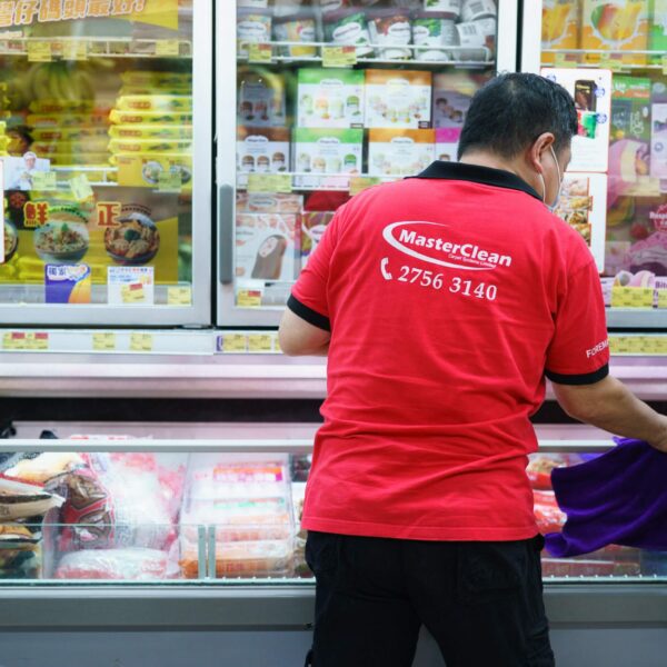 Masterclean-超級市場清潔 冰櫃玻璃表面消毒清潔 顧客更放心
