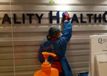 招牌燈箱清潔服務| Masterclean